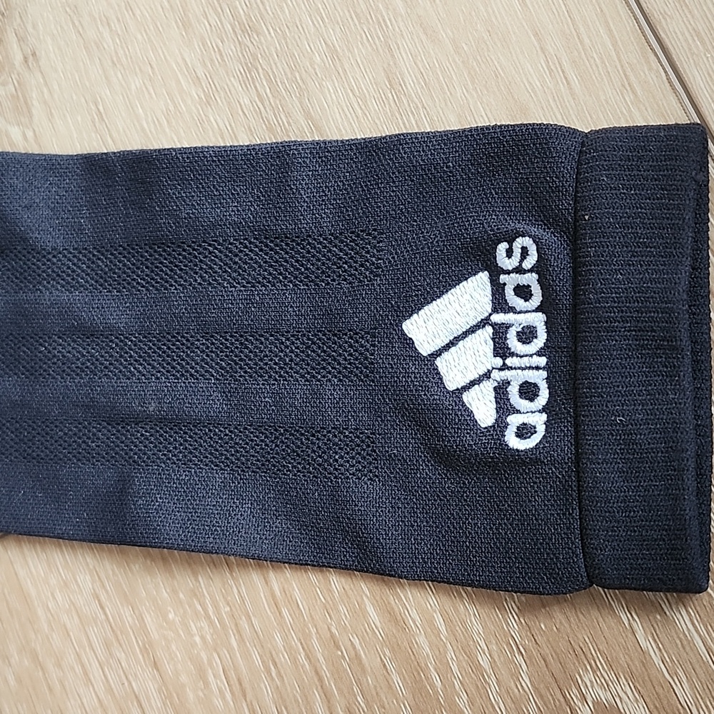 Adidas Black Arm Sleeve - Picture 3 of 5